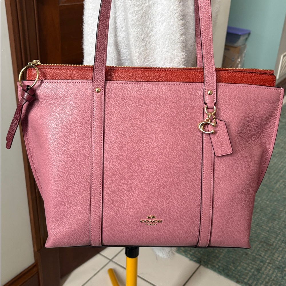 Coach  1573 May Tote Bag  shoulder bag  pebbled leather Dusty pink/saddle  brass